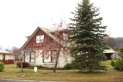 Photo of property in 1 Reid Crescent, Arrowtown, 9302