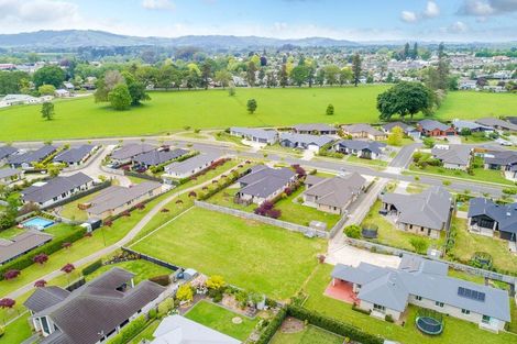 Photo of property in 19 Plescher Crescent, Leamington, Cambridge, 3432