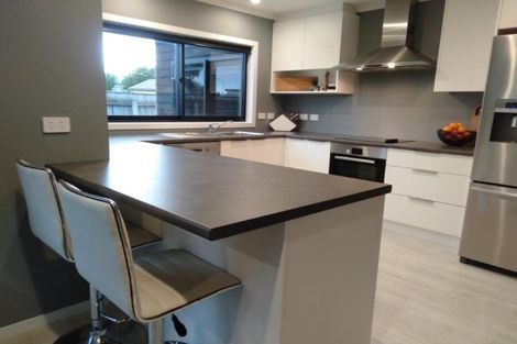 Photo of property in 35 Gallipoli Place, Paraparaumu, 5032