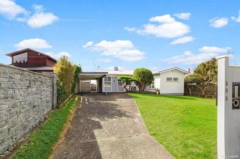 Photo of property in 505 East Coast Road, Murrays Bay, Auckland, 0630