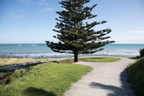 Photo of property in 25 Tiromoana Crescent, Bell Block, New Plymouth, 4312