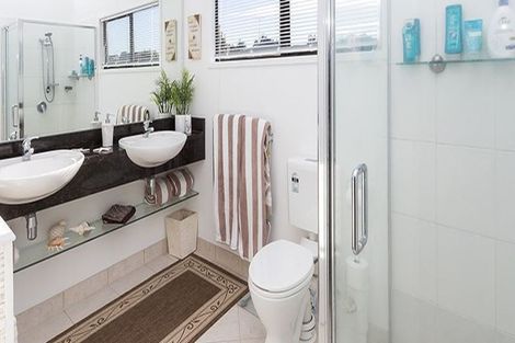 Photo of property in 2 Gardenia Grove, Half Moon Bay, Auckland, 2012