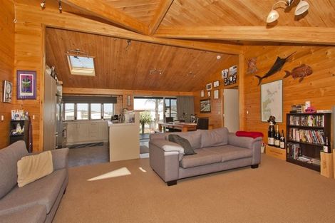 Photo of property in 6 Clipper Place, Whitianga, 3510