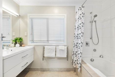 Photo of property in 71 Wellington Street, Pukekohe, 2120