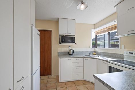 Photo of property in 2/4 Gatonby Place, Avonhead, Christchurch, 8042