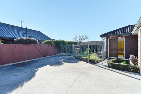 Photo of property in 2/19 Mulberry Place, Redwood, Christchurch, 8051