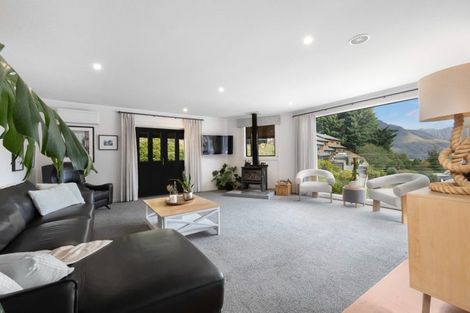 Photo of property in 214 Fernhill Road, Sunshine Bay, Queenstown, 9300