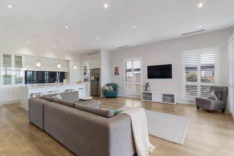 Photo of property in 80 Riverhead Point Drive, Riverhead, 0820