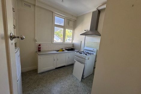Photo of property in Elms Court Flats, 8/367 The Terrace, Te Aro, Wellington, 6011