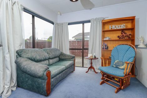 Photo of property in 72 Geraldine Crescent, Cloverlea, Palmerston North, 4412