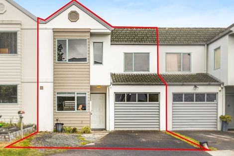 Photo of property in 19 Stephen Avenue, Henderson, Auckland, 0610