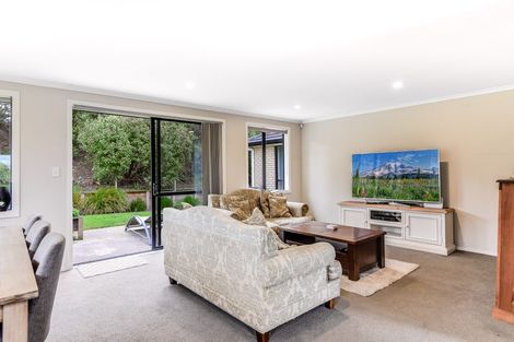 Photo of property in 14 Patatee Terrace, Baverstock, Hamilton, 3200