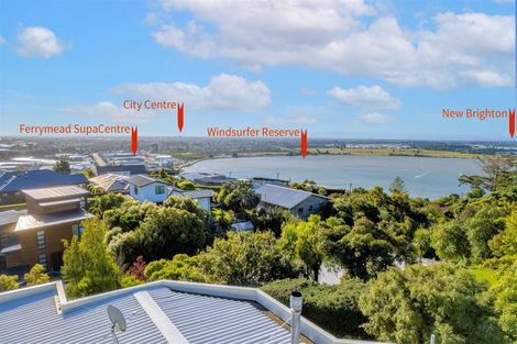 Photo of property in 9a Janice Place, Mount Pleasant, Christchurch, 8081