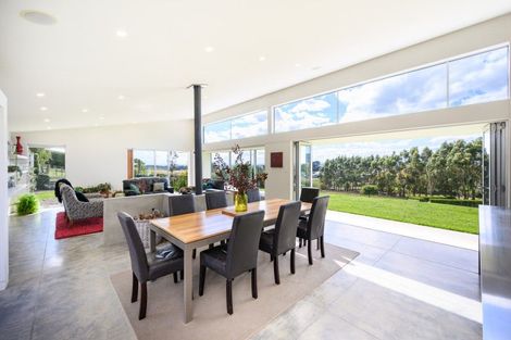 Photo of property in 17 Oram Drive, Turitea, Palmerston North, 4472