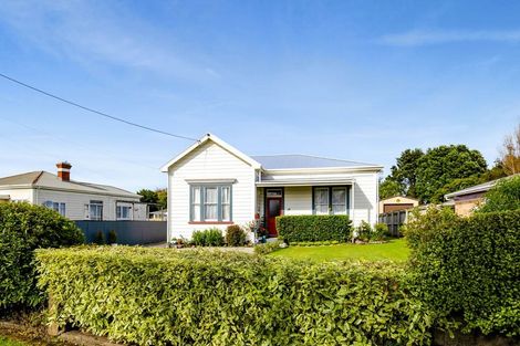 Photo of property in 49 Egmont Street, Hawera, 4610