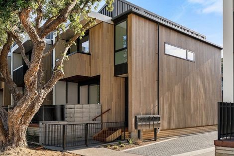 Photo of property in 3/152 The Parade, Island Bay, Wellington, 6023