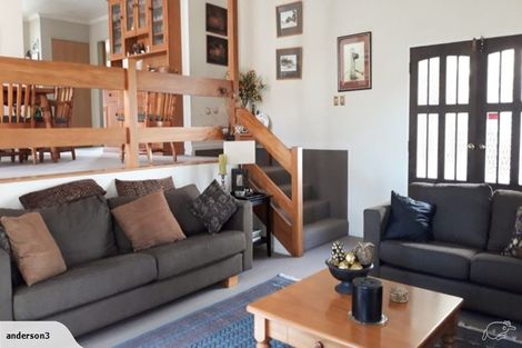 Photo of property in 19 Hillcrest Drive, Kelvin Grove, Palmerston North, 4414