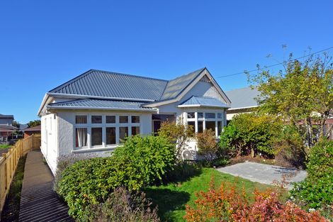 Photo of property in 17 West Avenue, Saint Clair, Dunedin, 9012