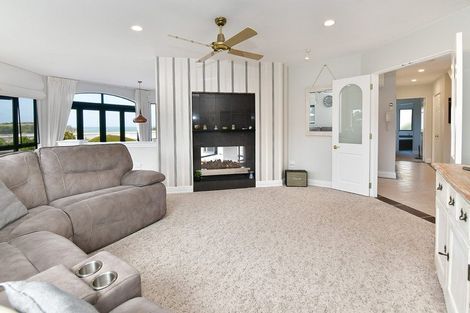 Photo of property in 41 Island View Drive, Gulf Harbour, Whangaparaoa, 0930