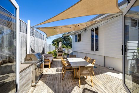 Photo of property in 18 Upper Bow Street, Raglan, 3225