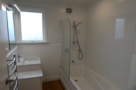 Photo of property in 53 Sutherland Road, Melrose, Wellington, 6023