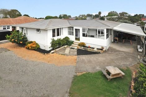 Photo of property in 4 Esmeralda Avenue, Avondale, Auckland, 1026