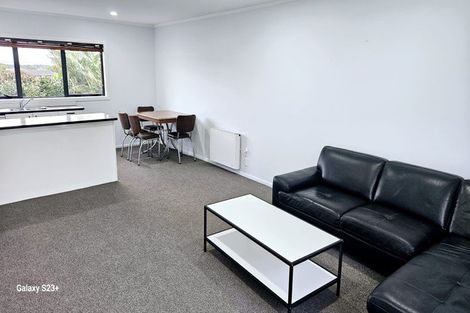 Photo of property in 12 Kevale Place, Manurewa, Auckland, 2102