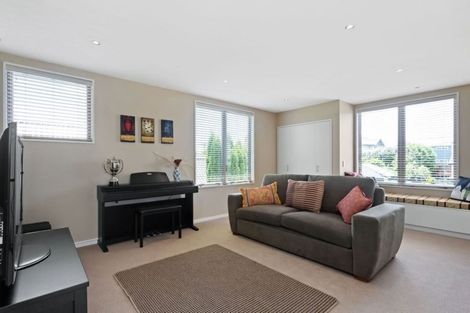 Photo of property in 8 Saint Andrews Square, Strowan, Christchurch, 8052