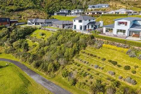 Photo of property in 7 Manapouri Lane, Aotea, Porirua, 5024