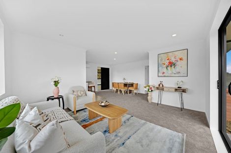 Photo of property in 31 Misty Valley Drive, Henderson, Auckland, 0612