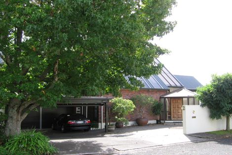 Photo of property in 2 Meanda Gardens, Sunnyhills, Auckland, 2010