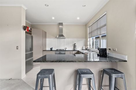 Photo of property in 119 Baverstock Road, Flat Bush, Auckland, 2016