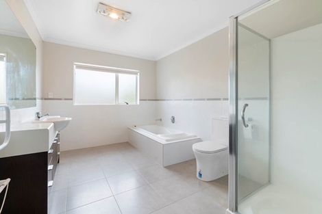 Photo of property in 6 Karson Place, Flat Bush, Auckland, 2016