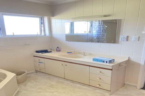 Photo of property in 10 Chedworth Avenue, Chedworth, Hamilton, 3210