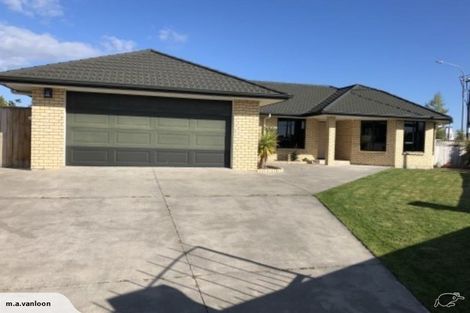 Photo of property in 2 Fernlea Avenue, Kelvin Grove, Palmerston North, 4414