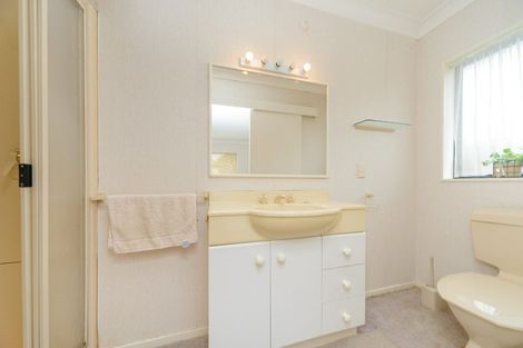 Photo of property in 112 John F Kennedy Drive, Milson, Palmerston North, 4414