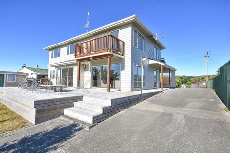 Photo of property in 17 Palmer Place, Taieri Beach, Taieri Mouth, 9091