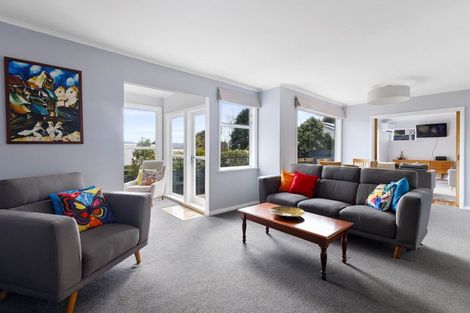 Photo of property in 9 Rona Street, Eastbourne, Lower Hutt, 5013