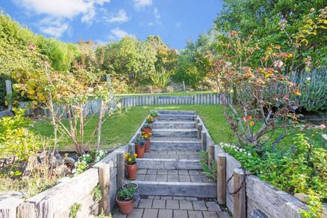 Photo of property in 105 Port Hills Road, Heathcote Valley, Christchurch, 8022