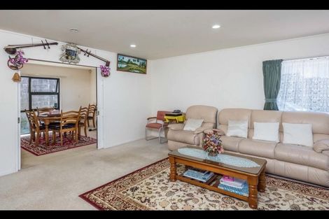 Photo of property in 5a Waiwera Crescent, Maupuia, Wellington, 6022