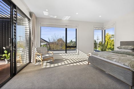 Photo of property in 37 Lake Pupuke Drive, Takapuna, Auckland, 0622