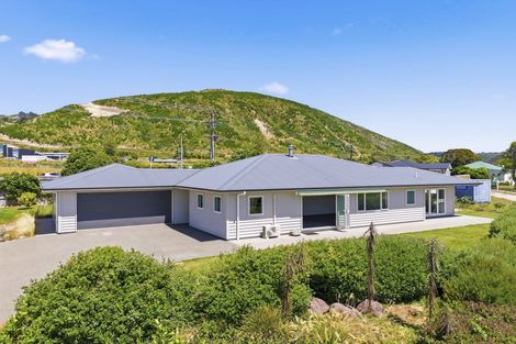 Photo of property in 1 Te Naihi Place, Paraparaumu, 5032