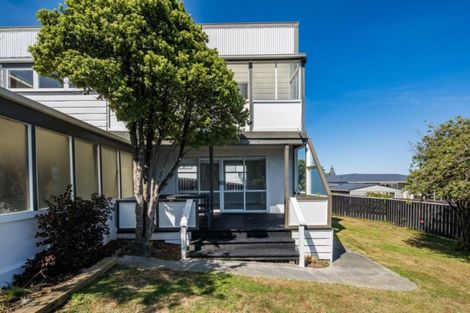 Photo of property in 16 Witham Street, Island Bay, Wellington, 6023