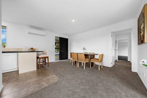 Photo of property in 31 Misty Valley Drive, Henderson, Auckland, 0612