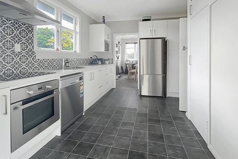 Photo of property in 27 Knowles Street, Terrace End, Palmerston North, 4410