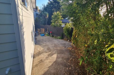 Photo of property in 1/4 James Scott Place, Te Atatu South, Auckland, 0602