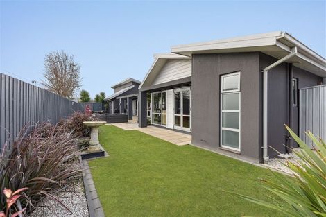 Photo of property in 7 Corsican Grove, Parklands, Christchurch, 8083