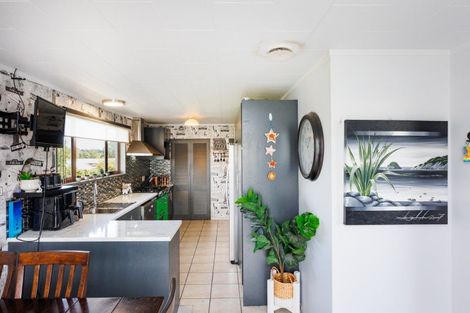 Photo of property in 16 Dunk Place, Milson, Palmerston North, 4414