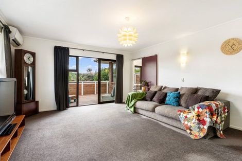 Photo of property in 2/6 Annette Avenue, Te Atatu South, Auckland, 0610