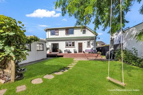 Photo of property in 5 Rangitira Avenue, Palmerston North, 4414
